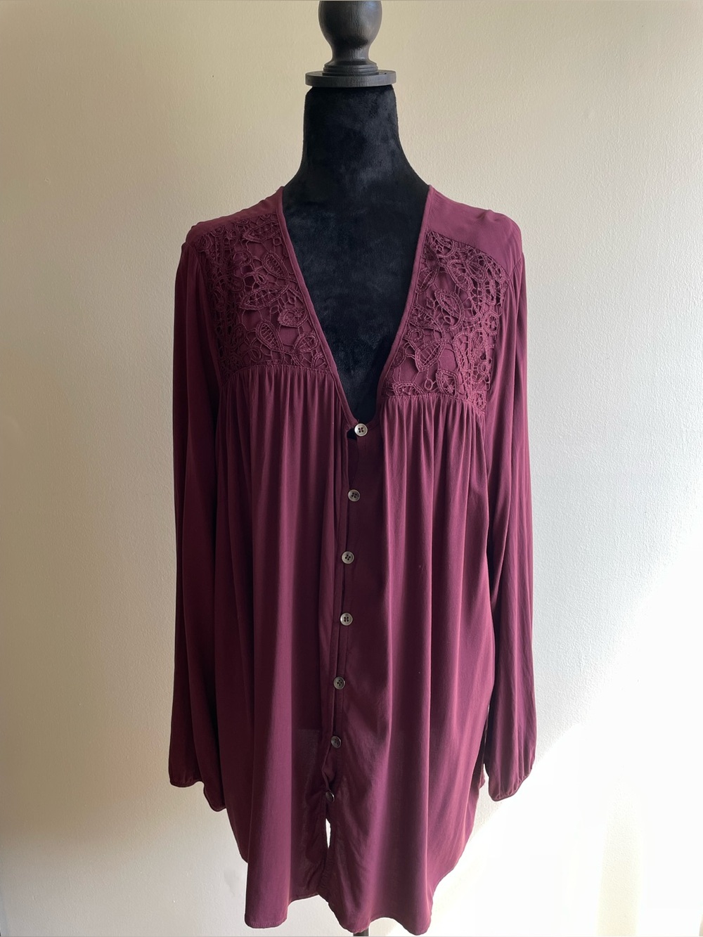 DC Jeans Women’s 2X Burgundy Lace Boho Button Front Tunic Blouse
